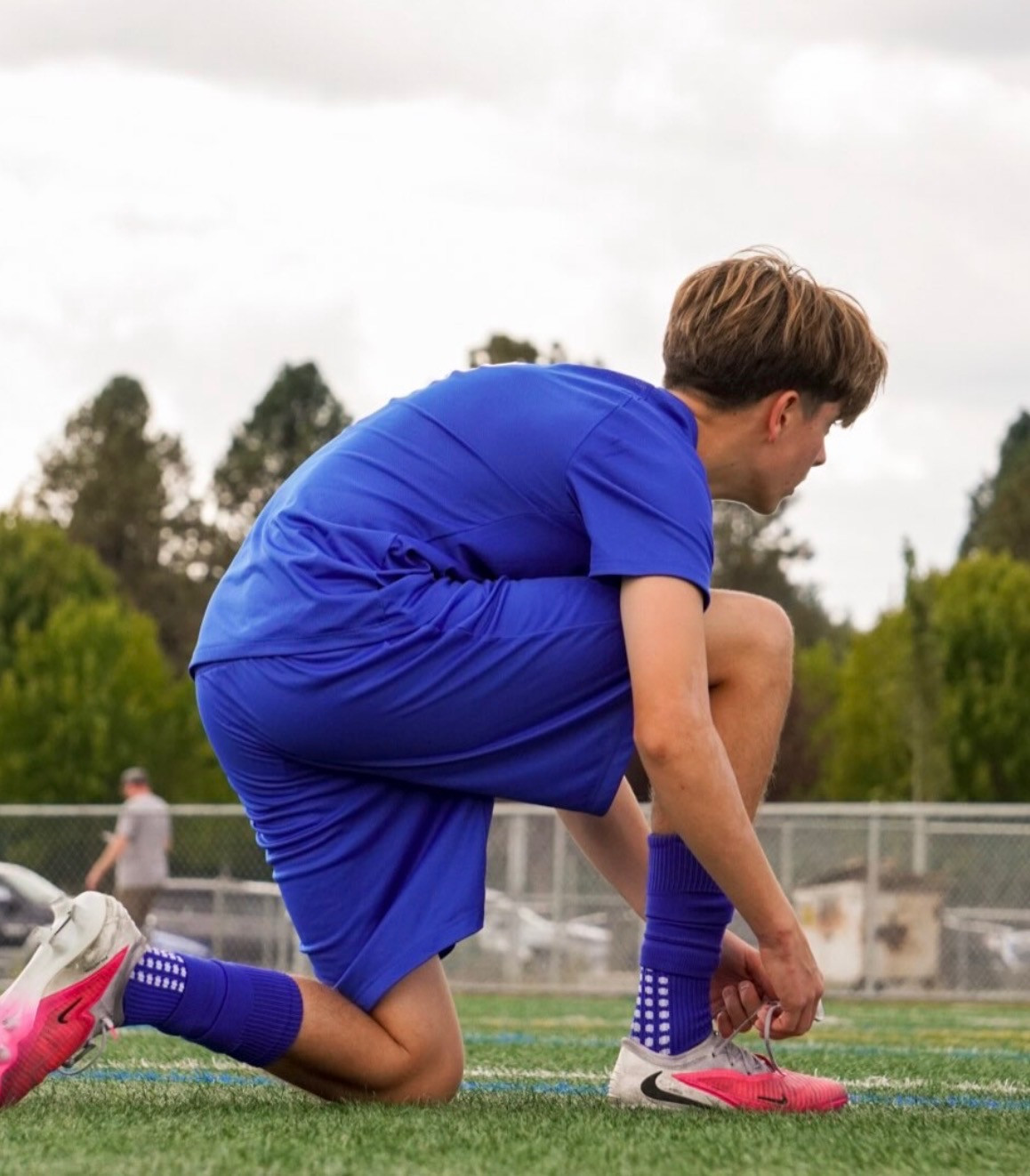 FC Salmon Creek player preparing for training